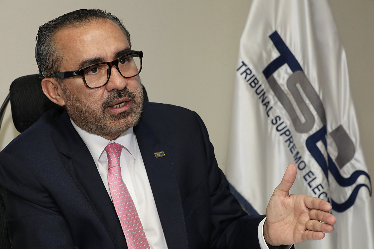 Magistrado del TSE califica de “pequeña inconsistencia” diferencia de 16 dígitos durante escrutinio final magistrado-del-tse-califica-de-pequena-inconsistencia-diferencia-de-16-digitos-durante-escrutinio-final